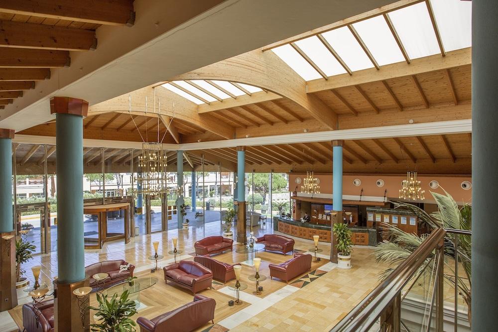 Hipotels Barrosa Palace & Spa شيكلانا دي لا فرونتيرا المظهر الخارجي الصورة Lobby of the hotel