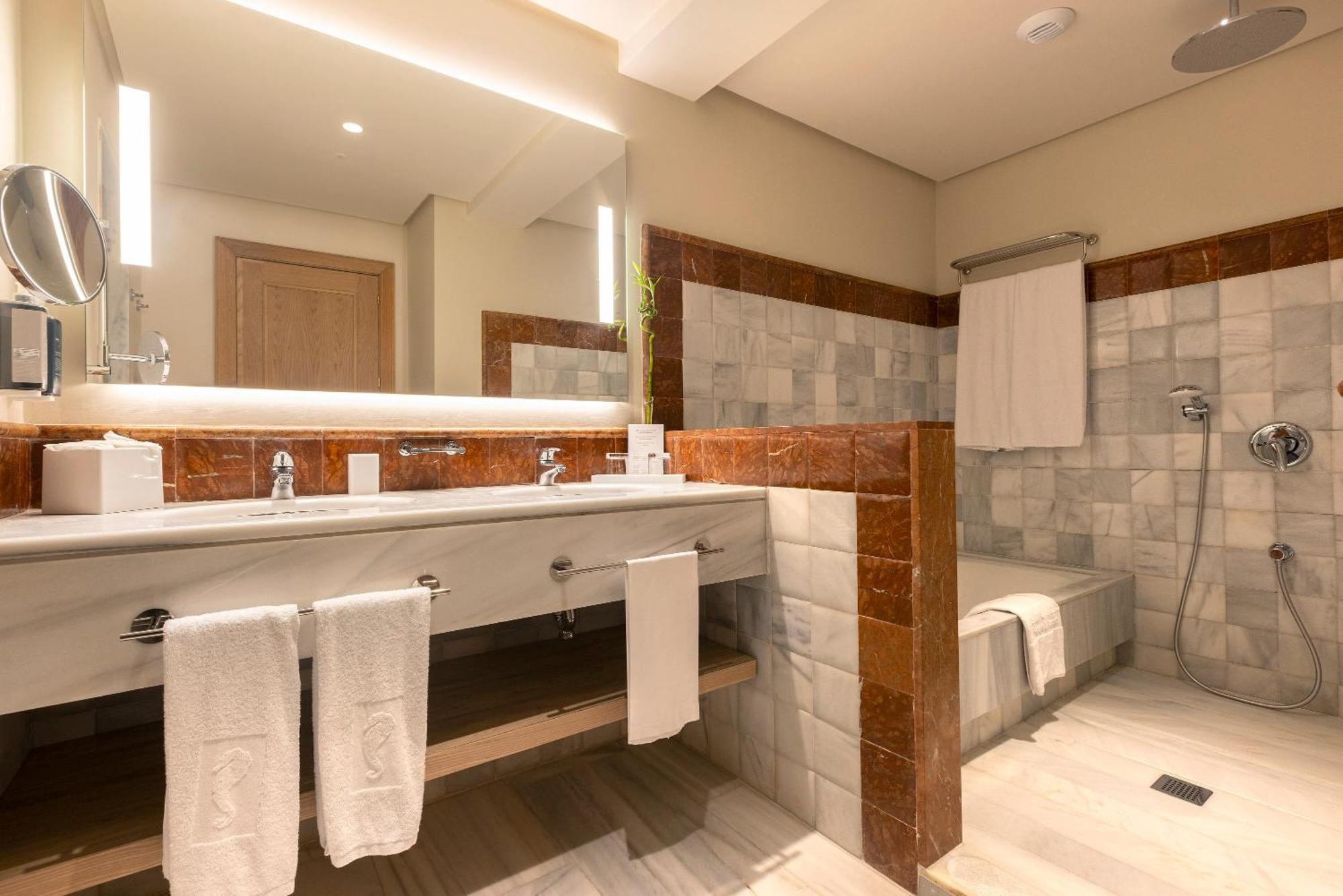 Hipotels Barrosa Palace & Spa شيكلانا دي لا فرونتيرا المظهر الخارجي الصورة Bathroom