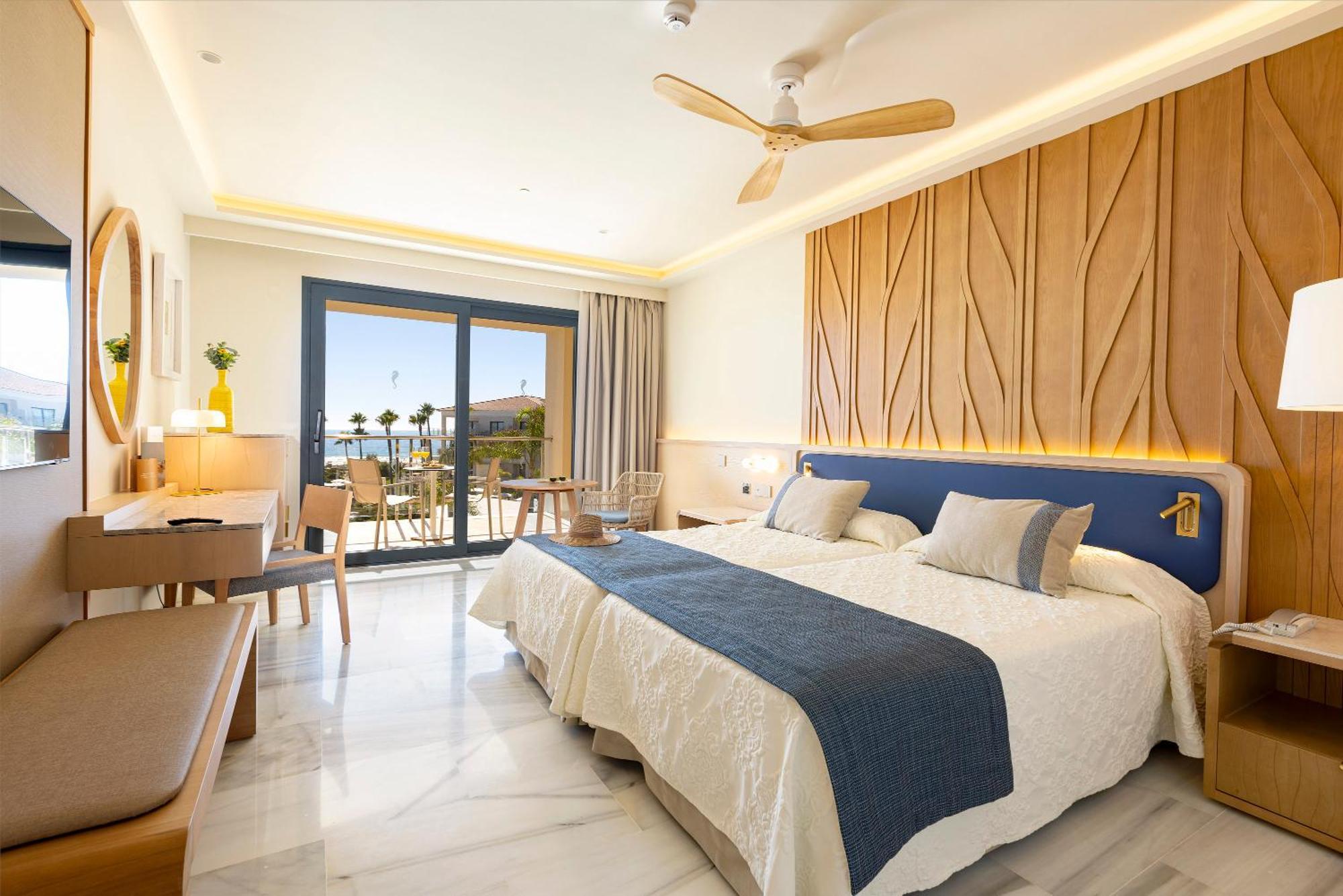 Hipotels Barrosa Palace & Spa شيكلانا دي لا فرونتيرا المظهر الخارجي الصورة Deluxe Room