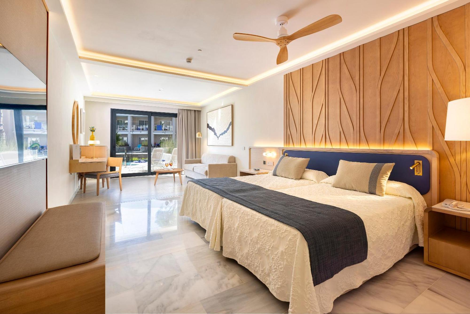 Hipotels Barrosa Palace & Spa شيكلانا دي لا فرونتيرا المظهر الخارجي الصورة Deluxe Room