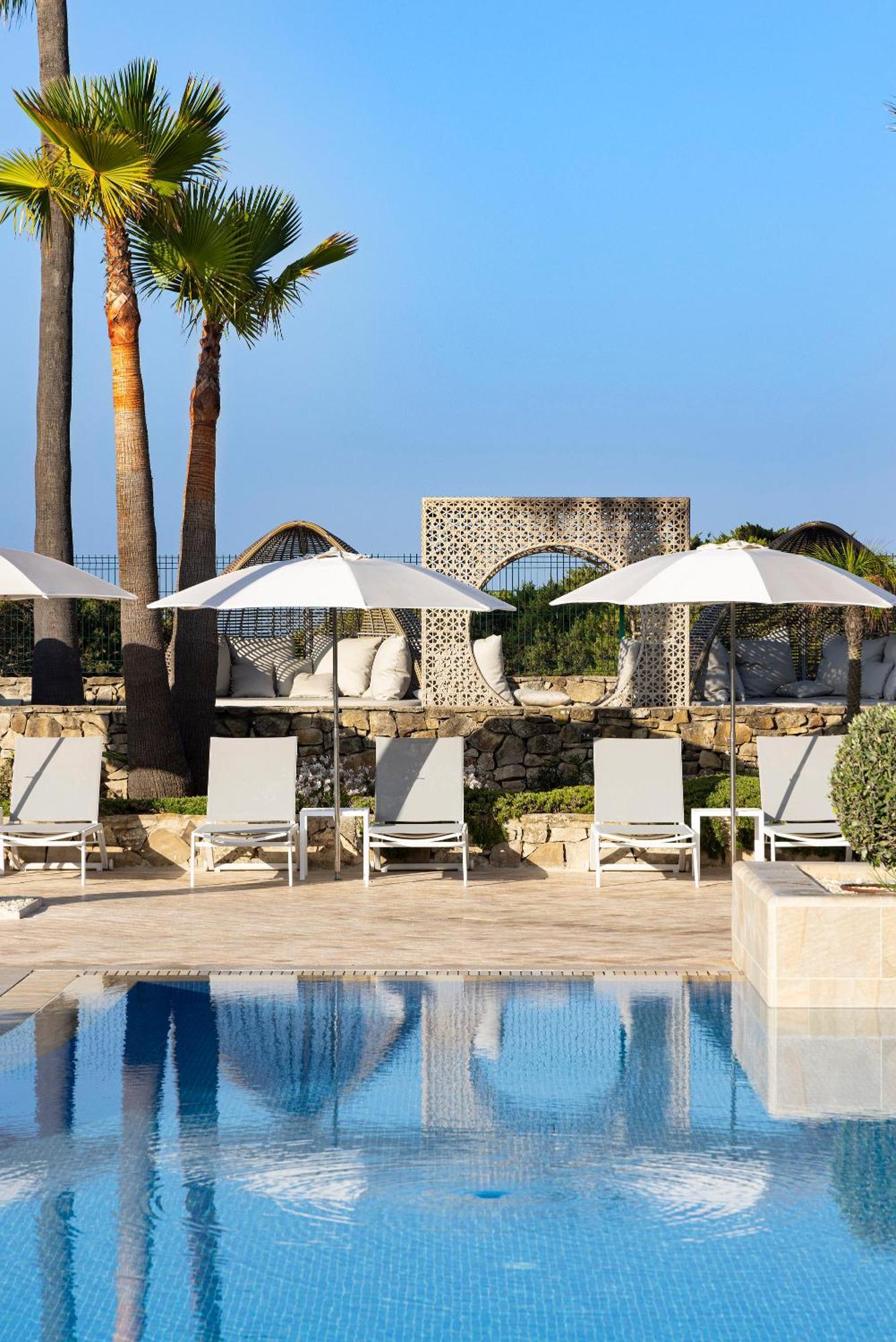 Hipotels Barrosa Palace & Spa شيكلانا دي لا فرونتيرا المظهر الخارجي الصورة The pool at the Phoenicia