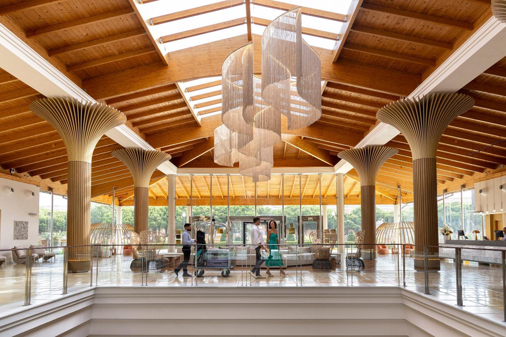 Hipotels Barrosa Palace & Spa شيكلانا دي لا فرونتيرا المظهر الخارجي الصورة Interior of the terminal