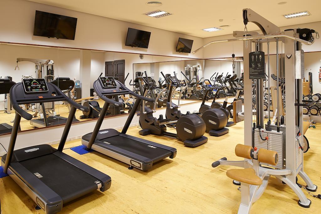 Hipotels Barrosa Palace & Spa شيكلانا دي لا فرونتيرا المظهر الخارجي الصورة A typical gym
